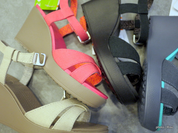 クロックス春夏「eigh sandal wedge w」