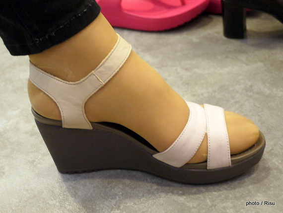 leigh 2.0 ankle strap wedge w　レイ 2.0 アンクル ストラップ ウェッジ ウィメン