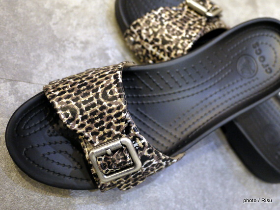 crocs sarah leopard sandal w　クロックス サラ レオパード サンダル ウィメン