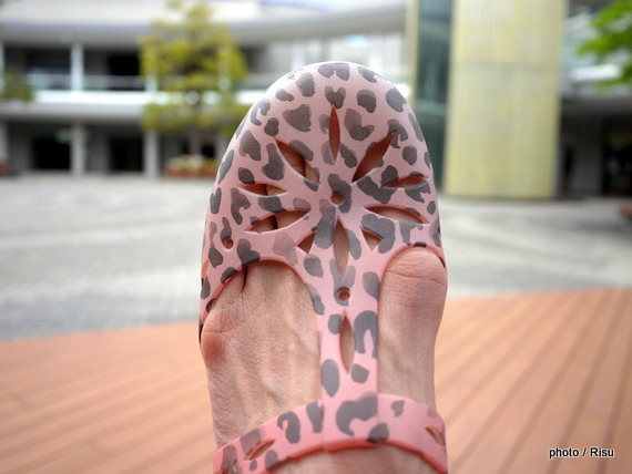 crocs carlie leopard fade clog w　クロックス カーリー レオパード フェイド クロッグ ウィメン