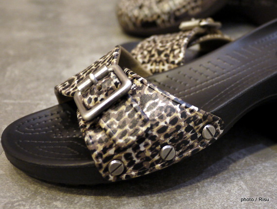 crocs sarah leopard sandal w　クロックス サラ レオパード サンダル ウィメン