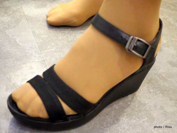 leigh 2.0 ankle strap wedge w　レイ 2.0 アンクル ストラップ ウェッジ ウィメン