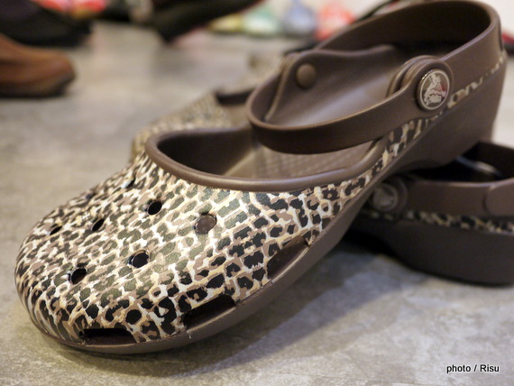 crocs karin leopard clog w　クロックス カリン レオパード クロッグ ウィメン