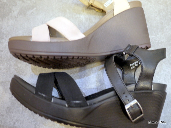 leigh 2.0 ankle strap wedge w　レイ 2.0 アンクル ストラップ ウェッジ ウィメン