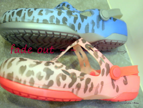 crocs carlie leopard fade clog w　クロックス カーリー レオパード フェイド クロッグ ウィメン