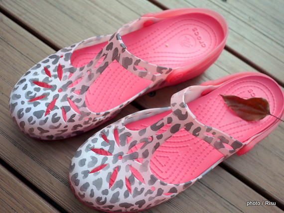 crocs carlie leopard fade clog w　クロックス カーリー レオパード フェイド クロッグ ウィメン