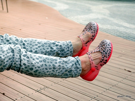 crocs carlie leopard fade clog w　クロックス カーリー レオパード フェイド クロッグ ウィメン