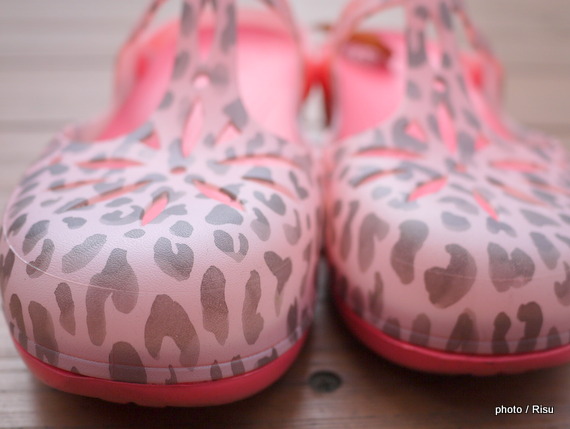 crocs carlie leopard fade clog w　クロックス カーリー レオパード フェイド クロッグ ウィメン