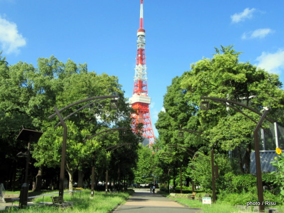 東京タワーの近くを走る