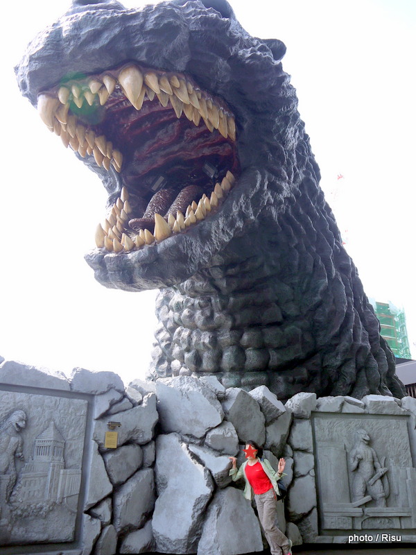 新宿東宝ビルゴジラヘッド：Godzilla,Shinjyuku TOHO bild.