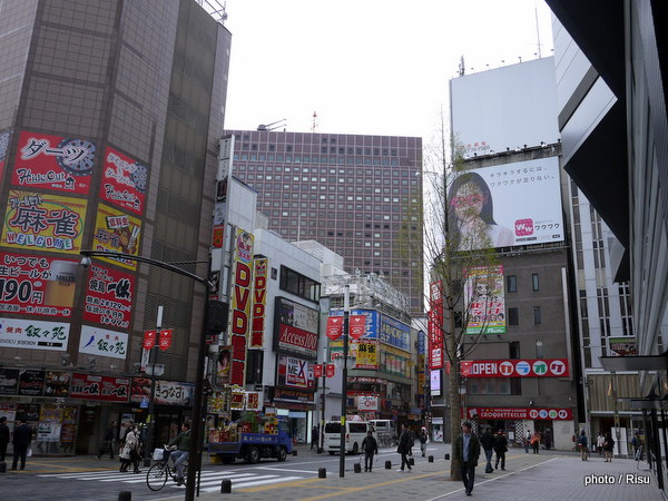 新宿TOHOからみた歌舞伎町周辺　Views of around of " Toho Cinemas Shinjuku "