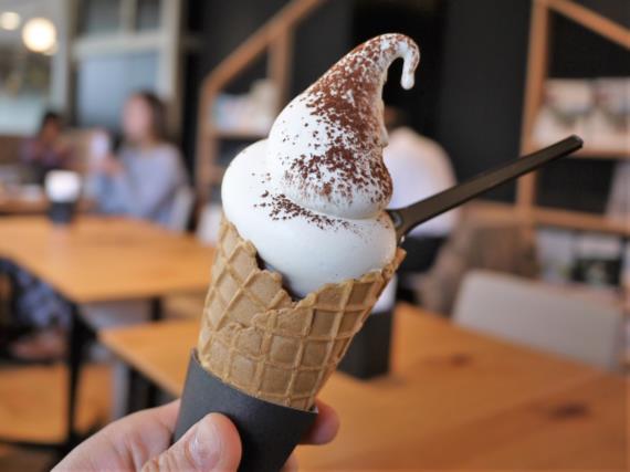 茨城アンテナショップカフェ”BARA Cafe”で話題のソフトクリーム実食